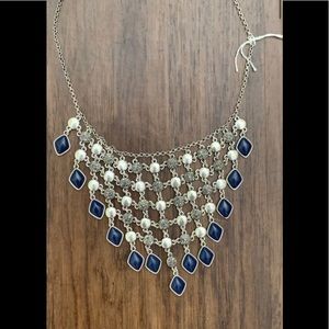 Lucky Brand
Silver/Blue Necklace
20"L x 0"W x 0"H